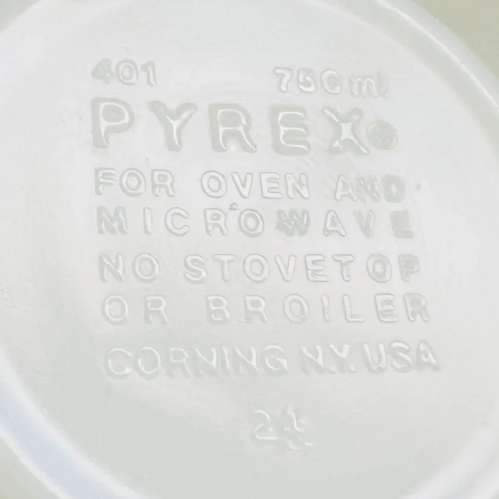 PYREX Brown White Woodland 401 Mixing Bowl 1.5 Pt